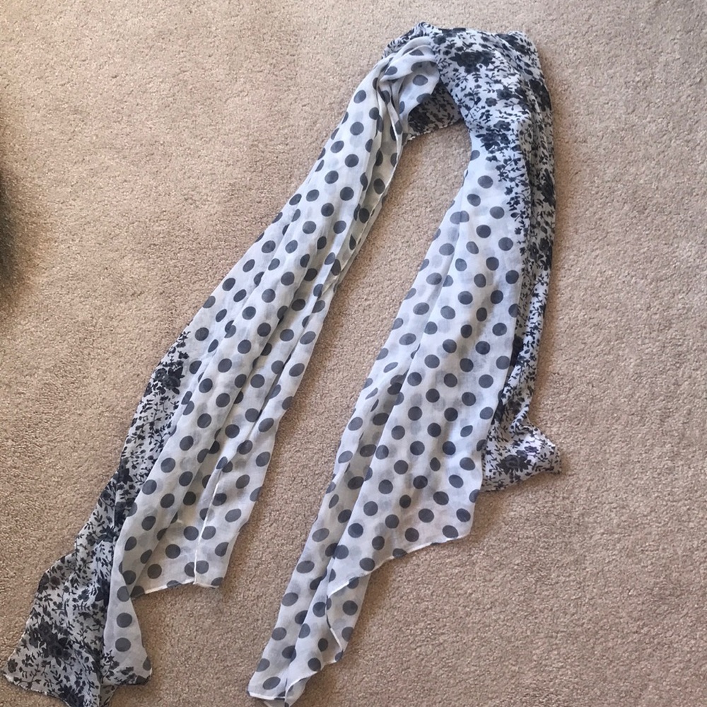 Multi-Patterned Scarf